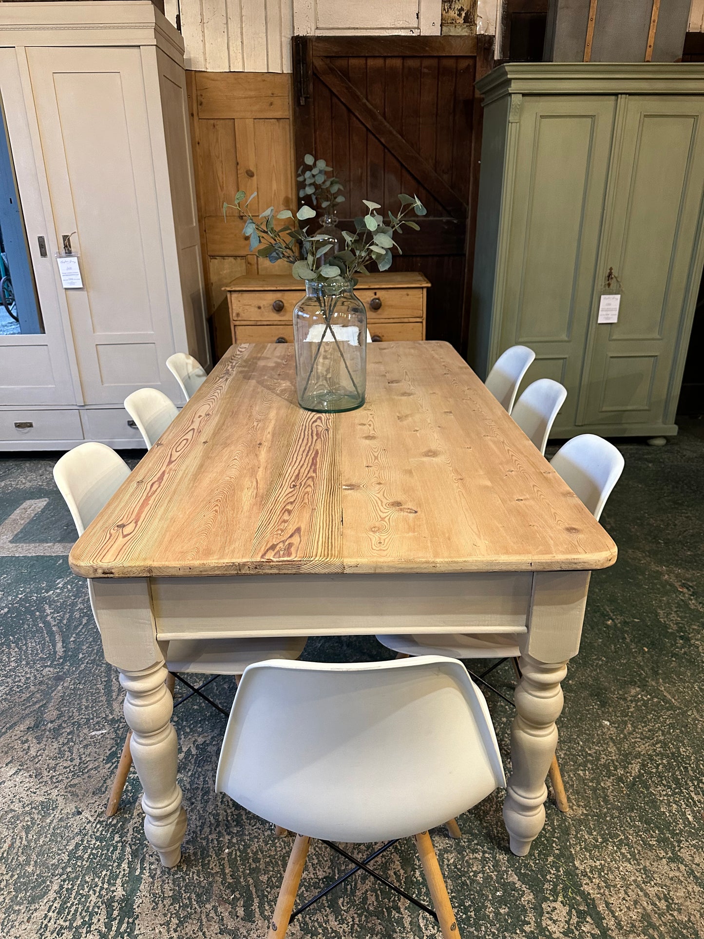 Rustic farmhouse table 8 seater