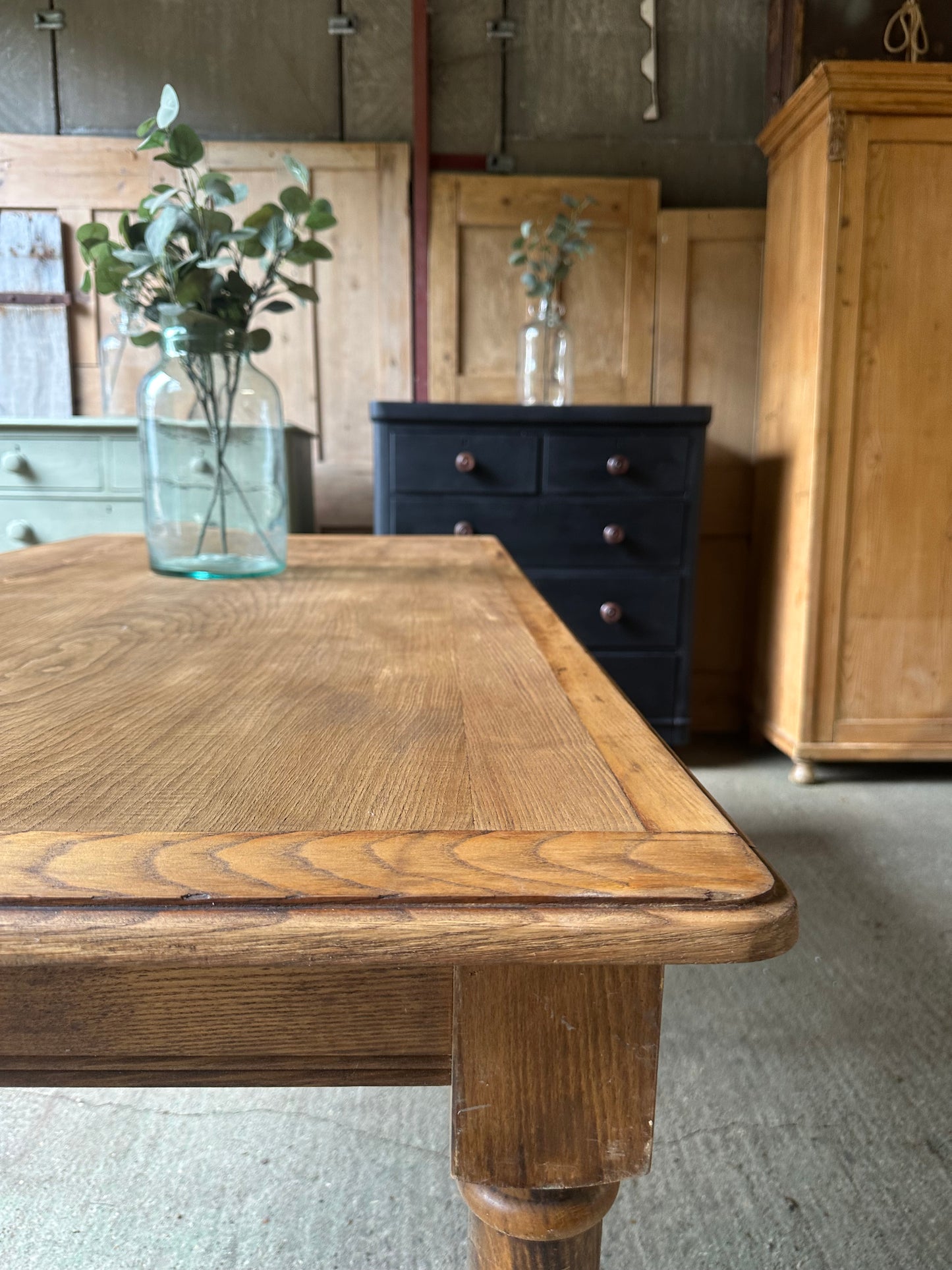 Farmhouse table 8 seater