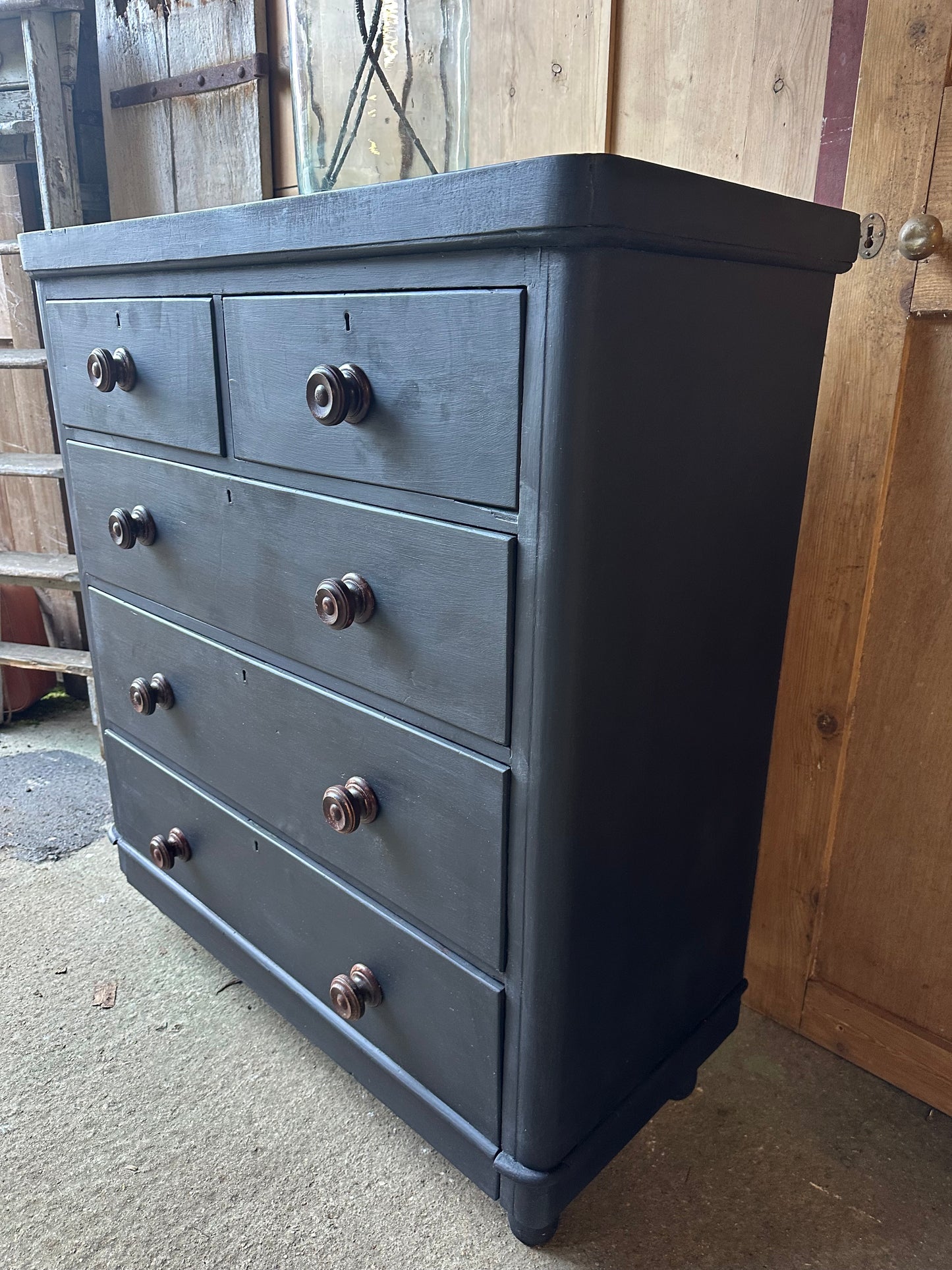 Vintage chest of drawers