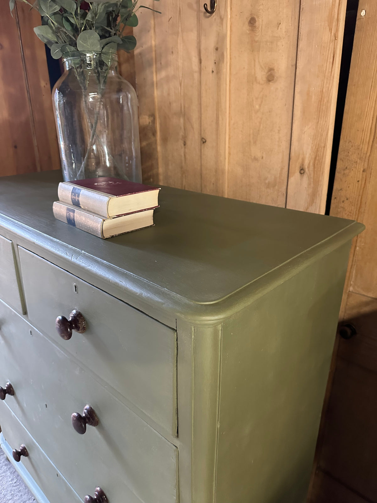 Vintage chest of drawers