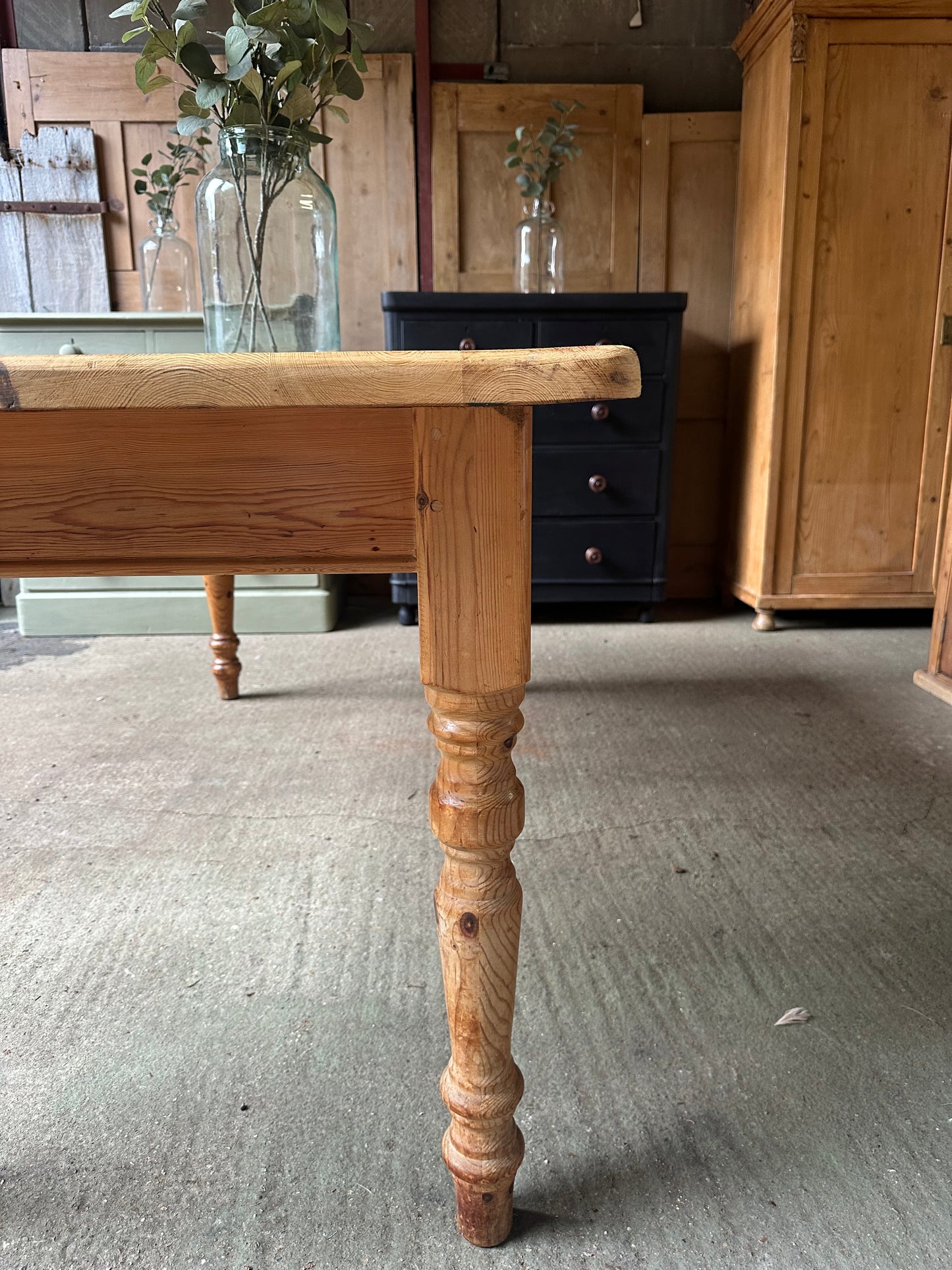 Farmhouse table 8 seater
