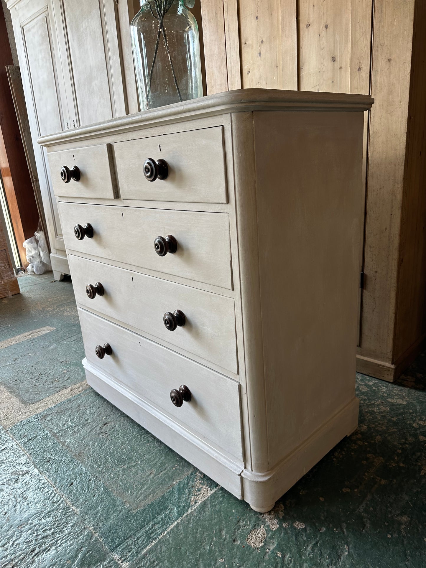 Vintage chest of drawers