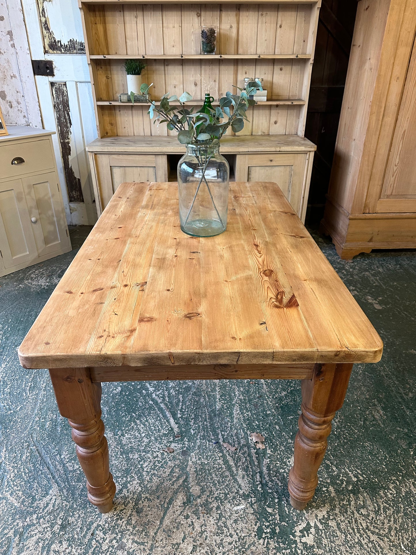 Rustic farmhouse table 6 seater