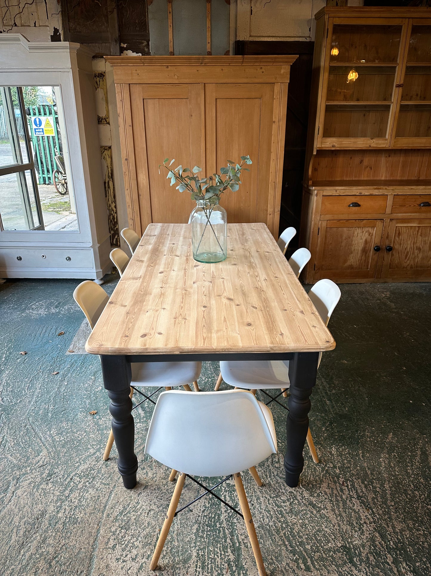 Rustic farmhouse table 8 seater