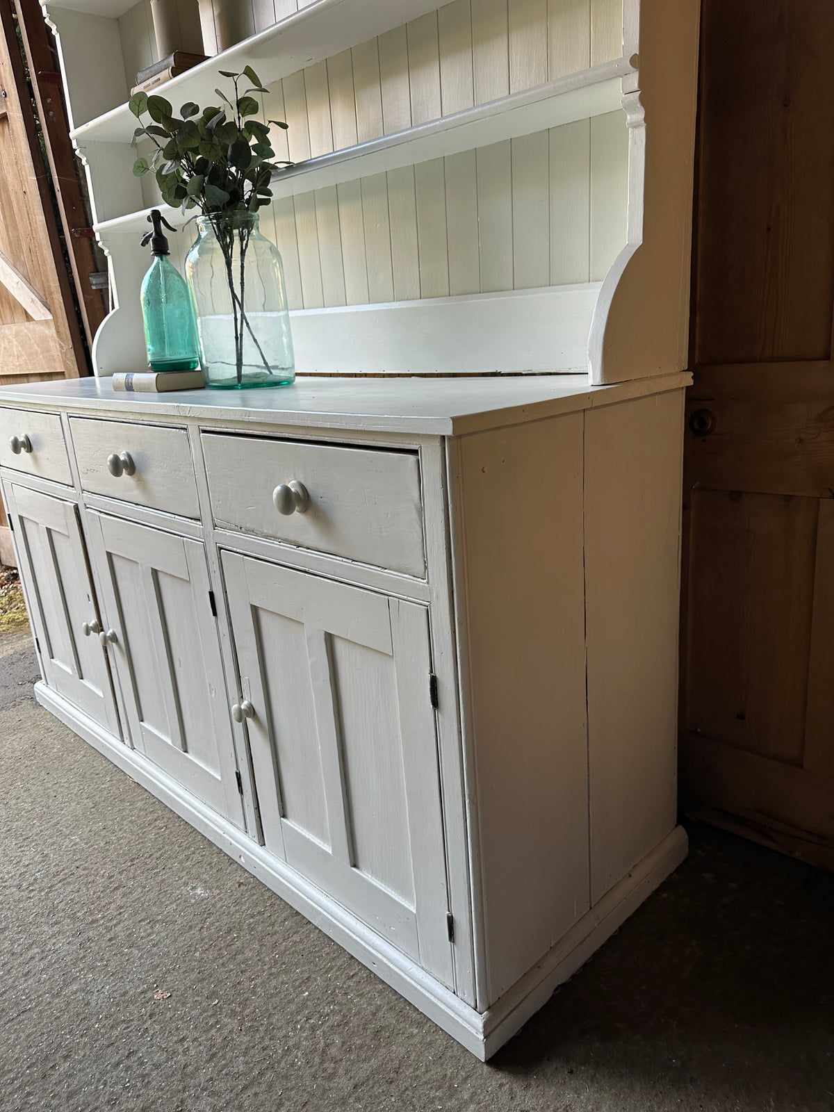 Vintage dresser