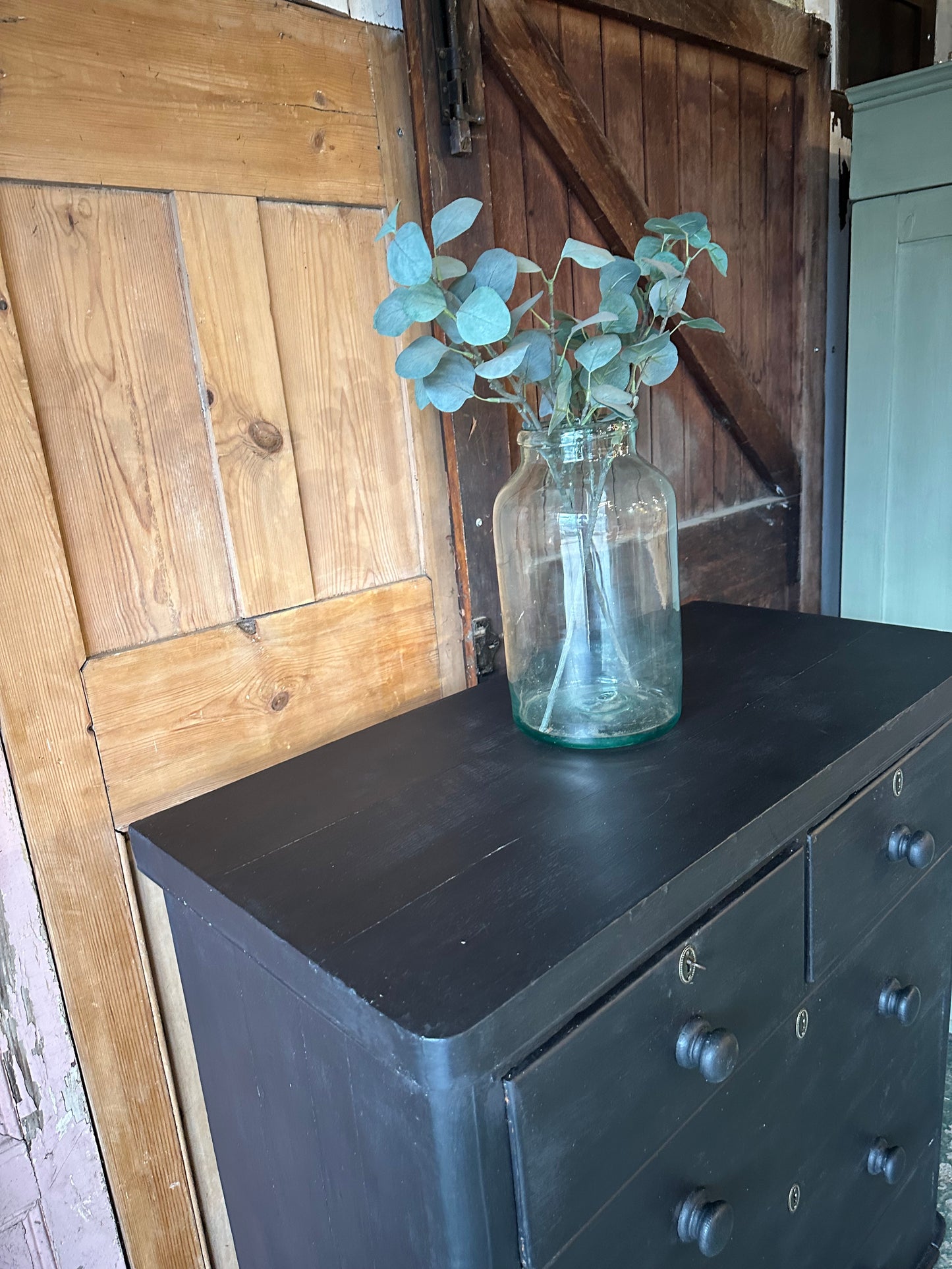 Rustic vintage chest of drawers