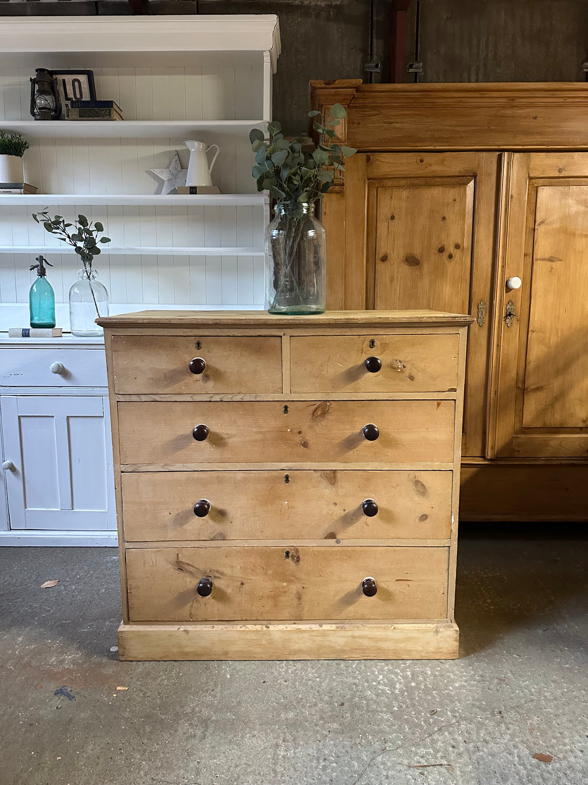 Vintage chest of drawers