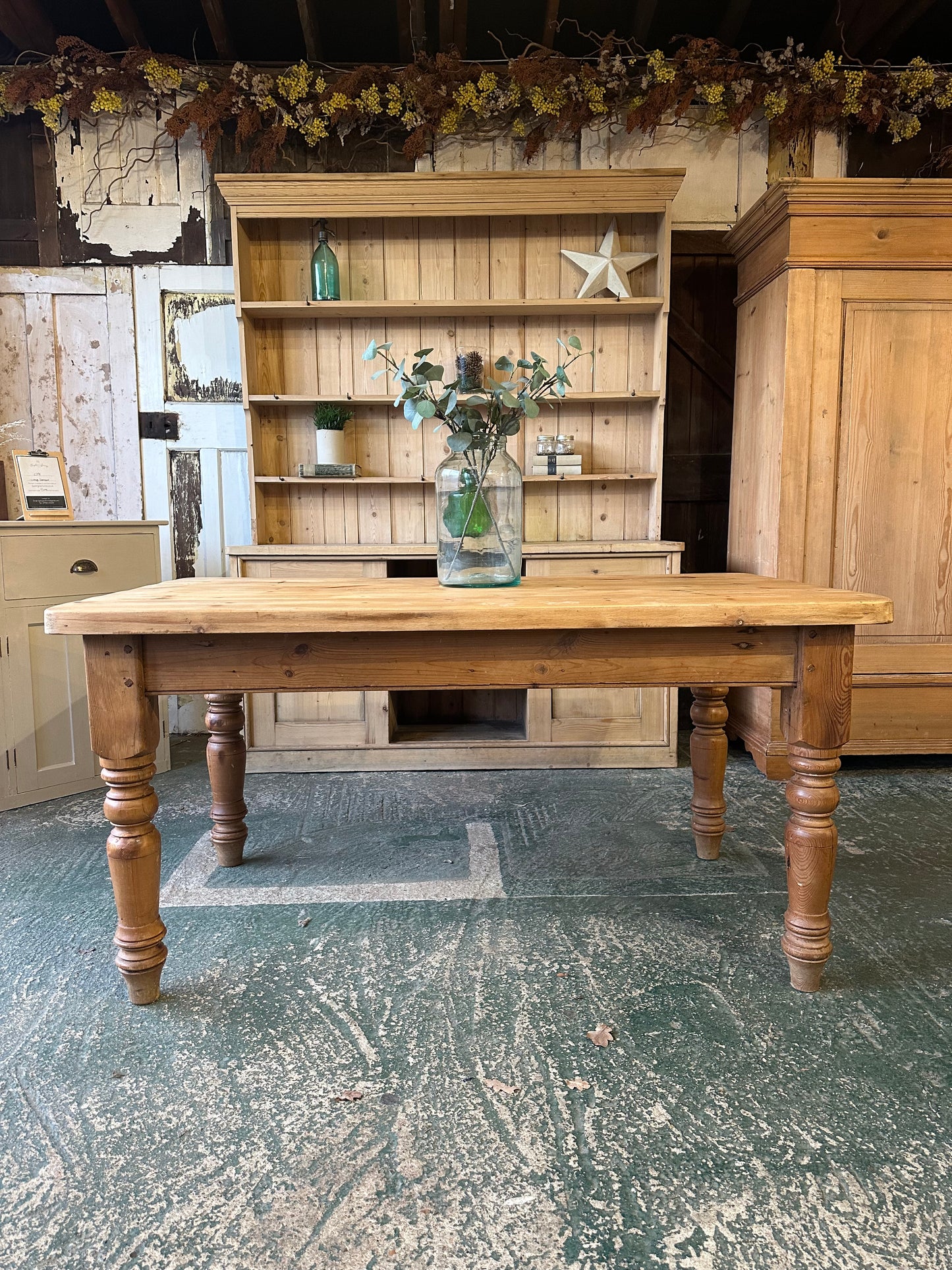 Rustic farmhouse table 6 seater