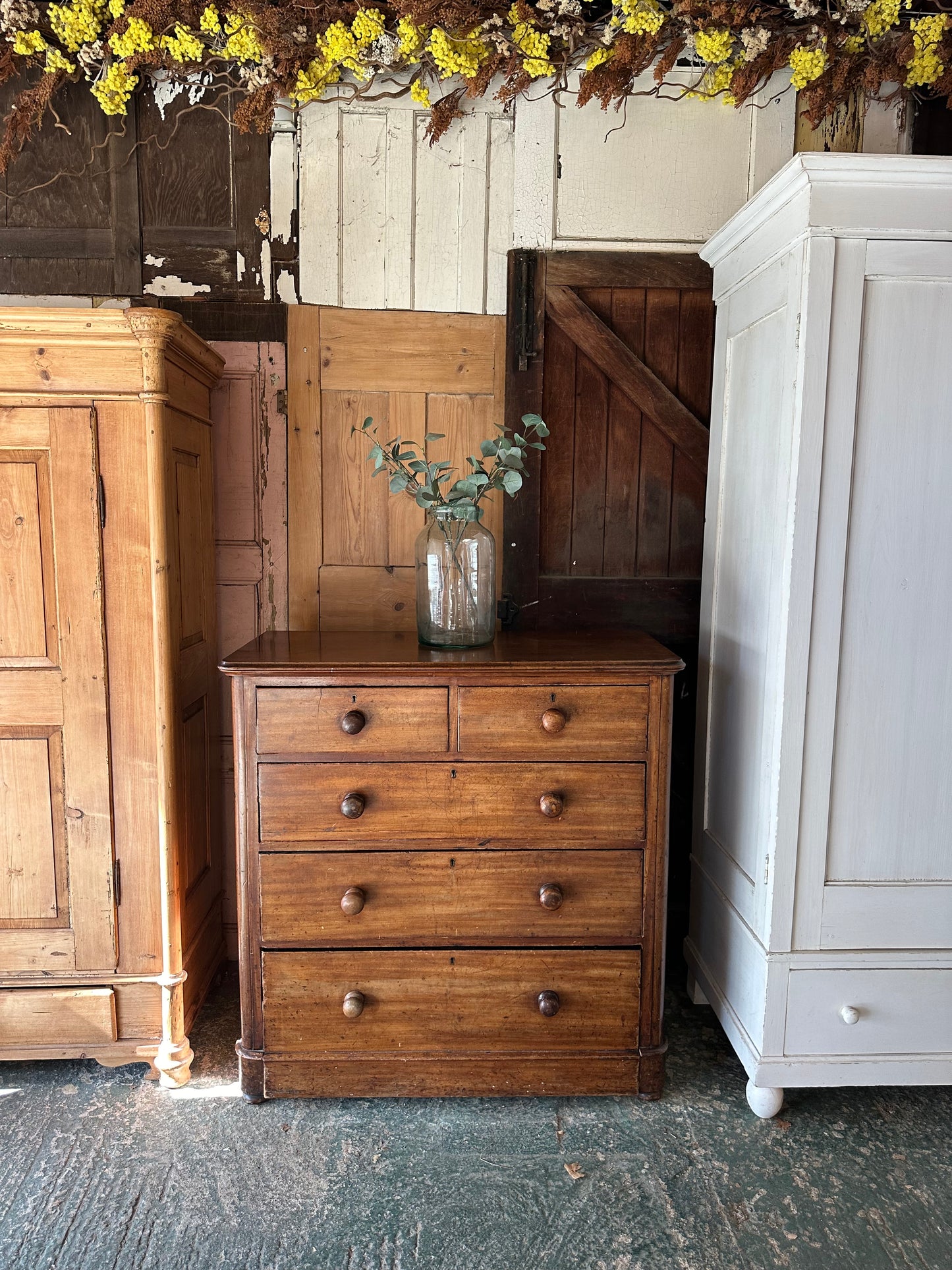 Vintage chest of drawers