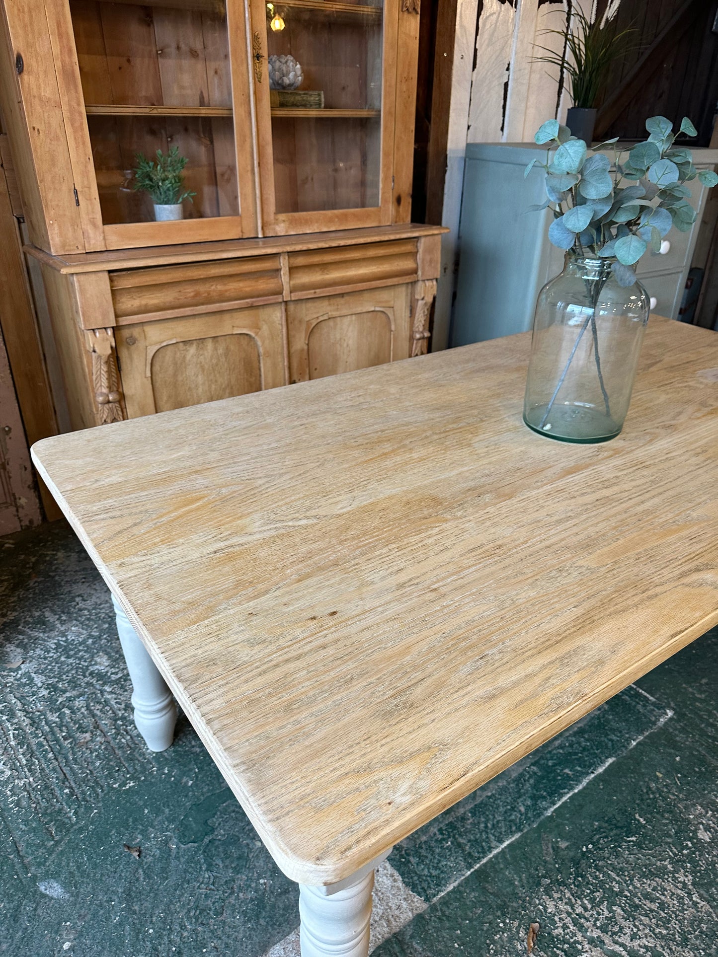 Rustic farmhouse oak table 8 seater