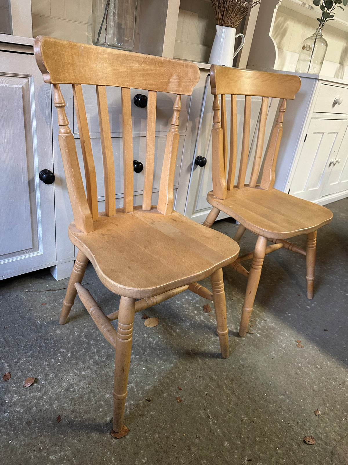 Farmhouse chairs (1 pair)
