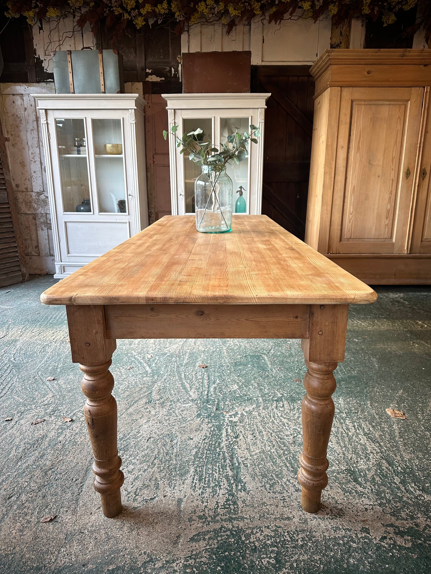 Rustic farmhouse table 10 seater