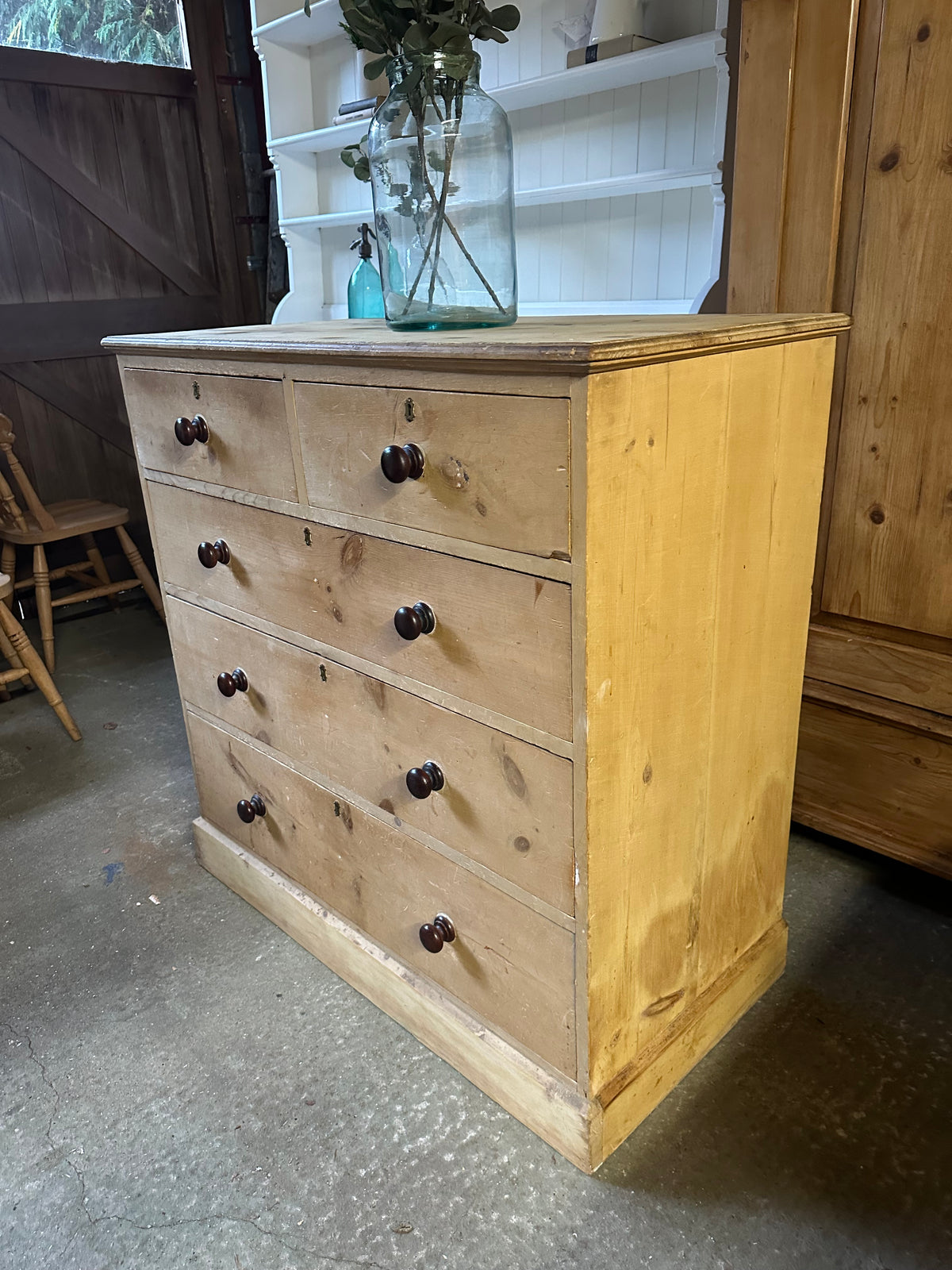 Vintage chest of drawers