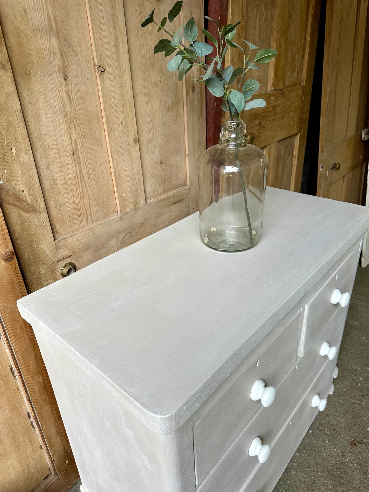 Vintage chest of drawers