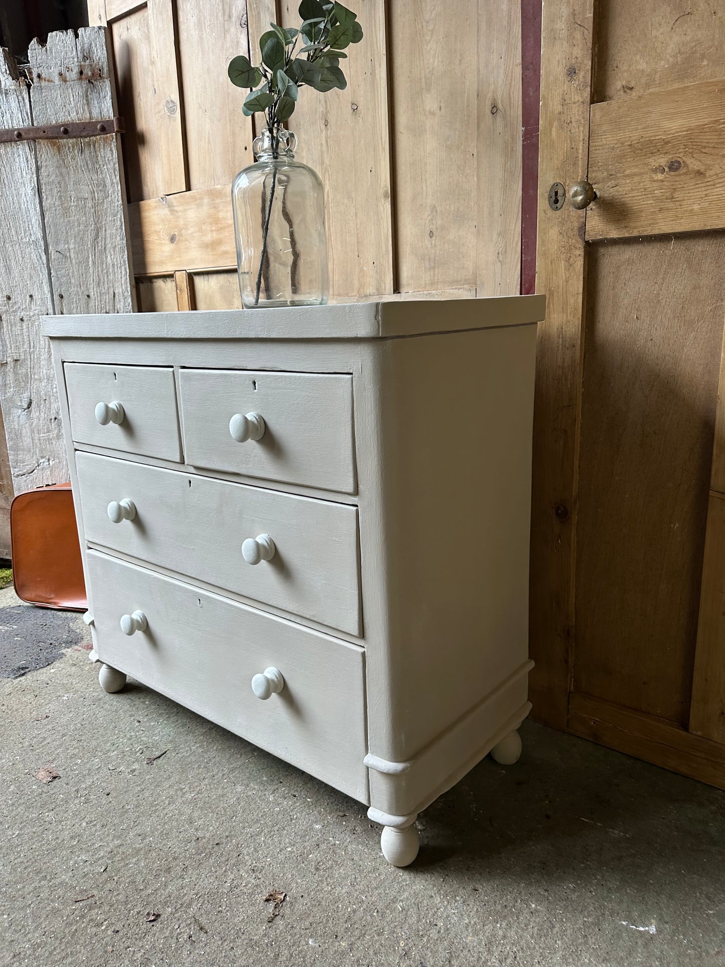 Vintage chest of drawers