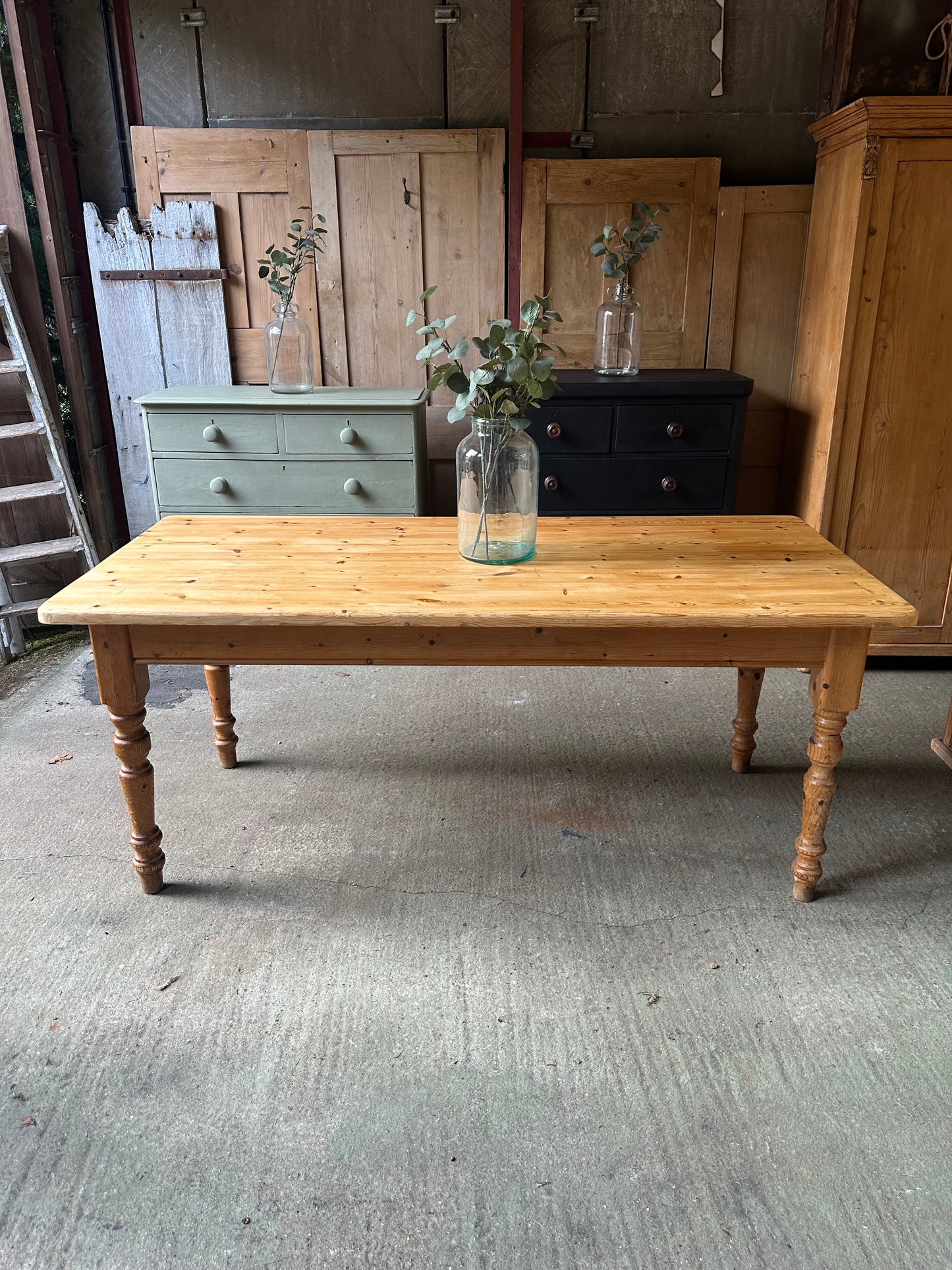 Farmhouse table 8 seater