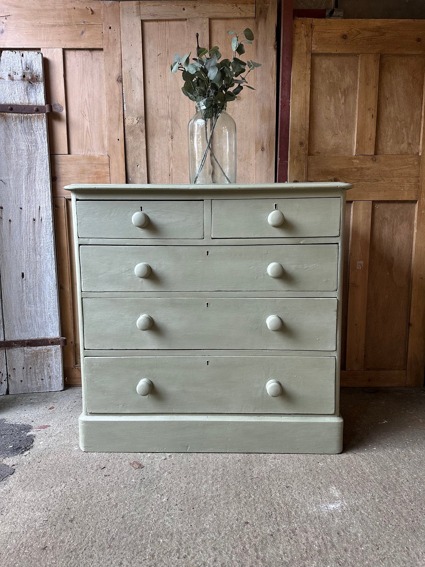 Vintage chest of drawers
