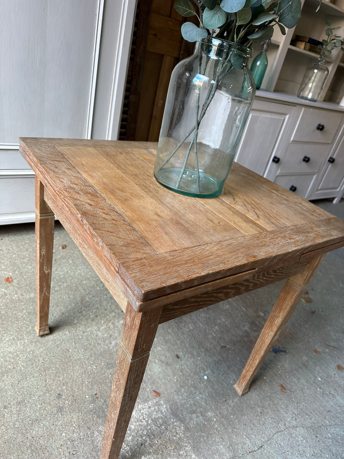 Vintage oak draw leaf table 2-4 seater