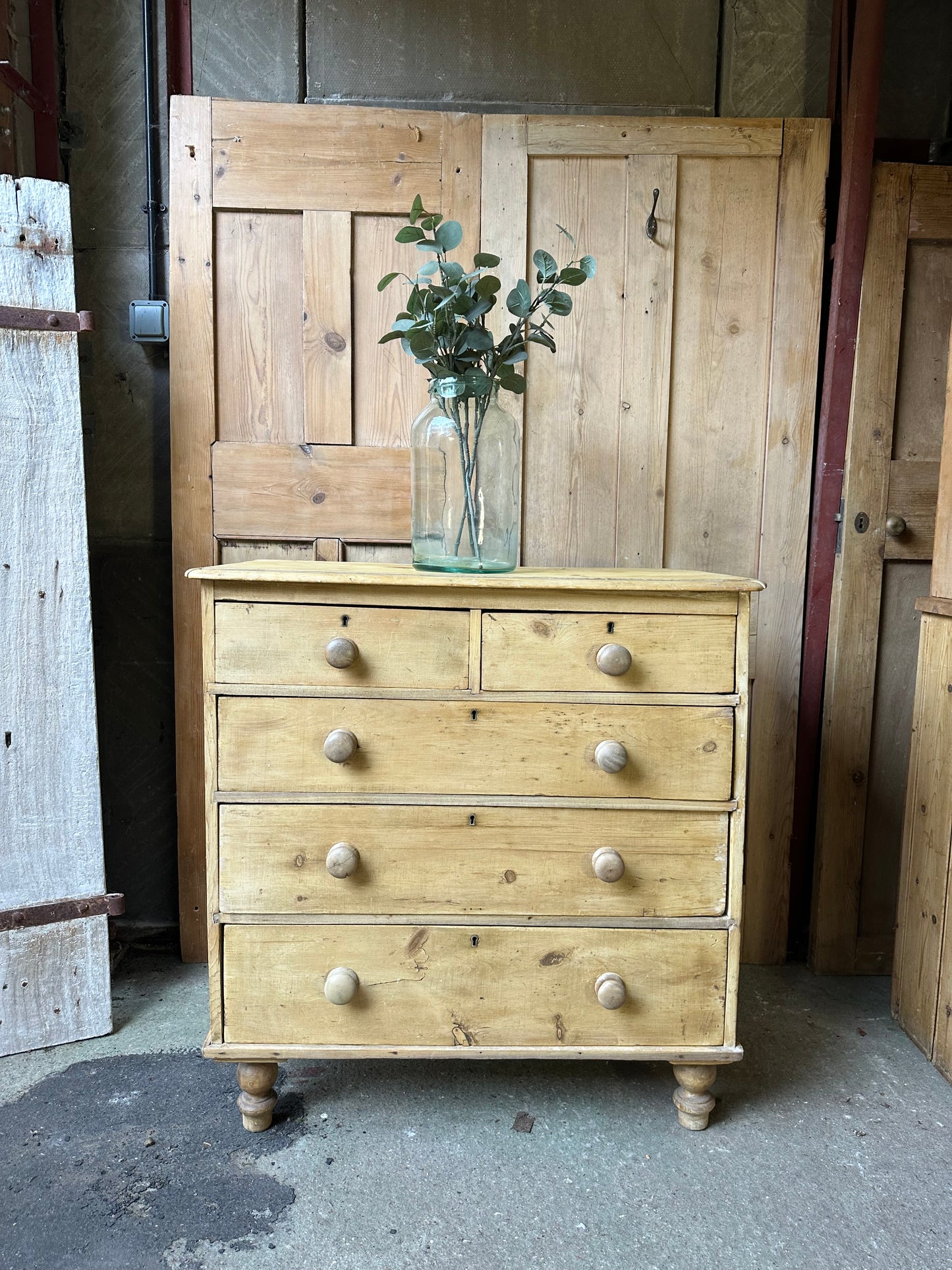 Vintage chest of drawers