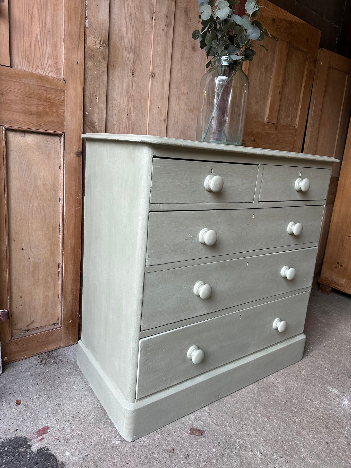 Vintage chest of drawers