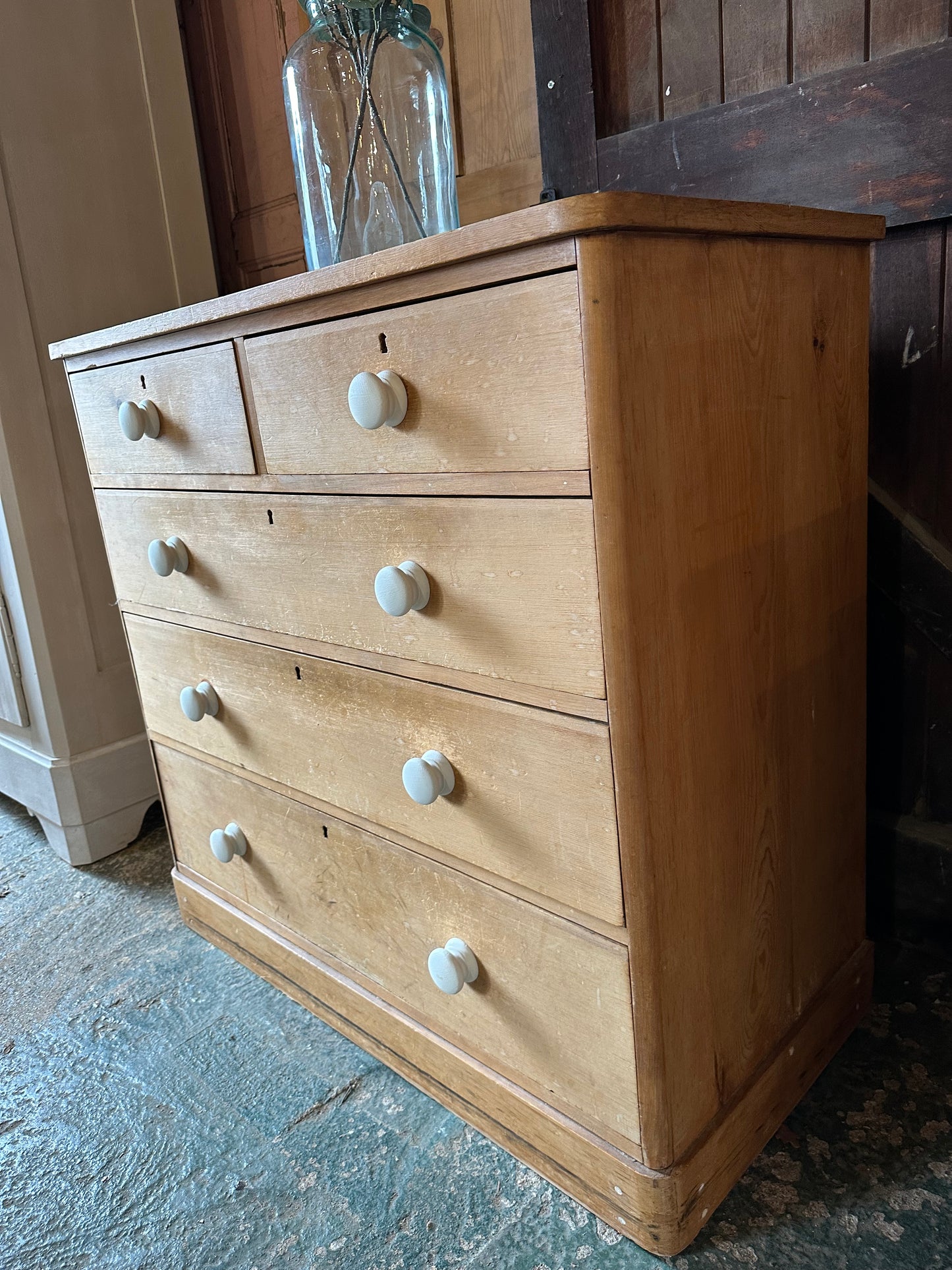 Rustic vintage chest of drawers