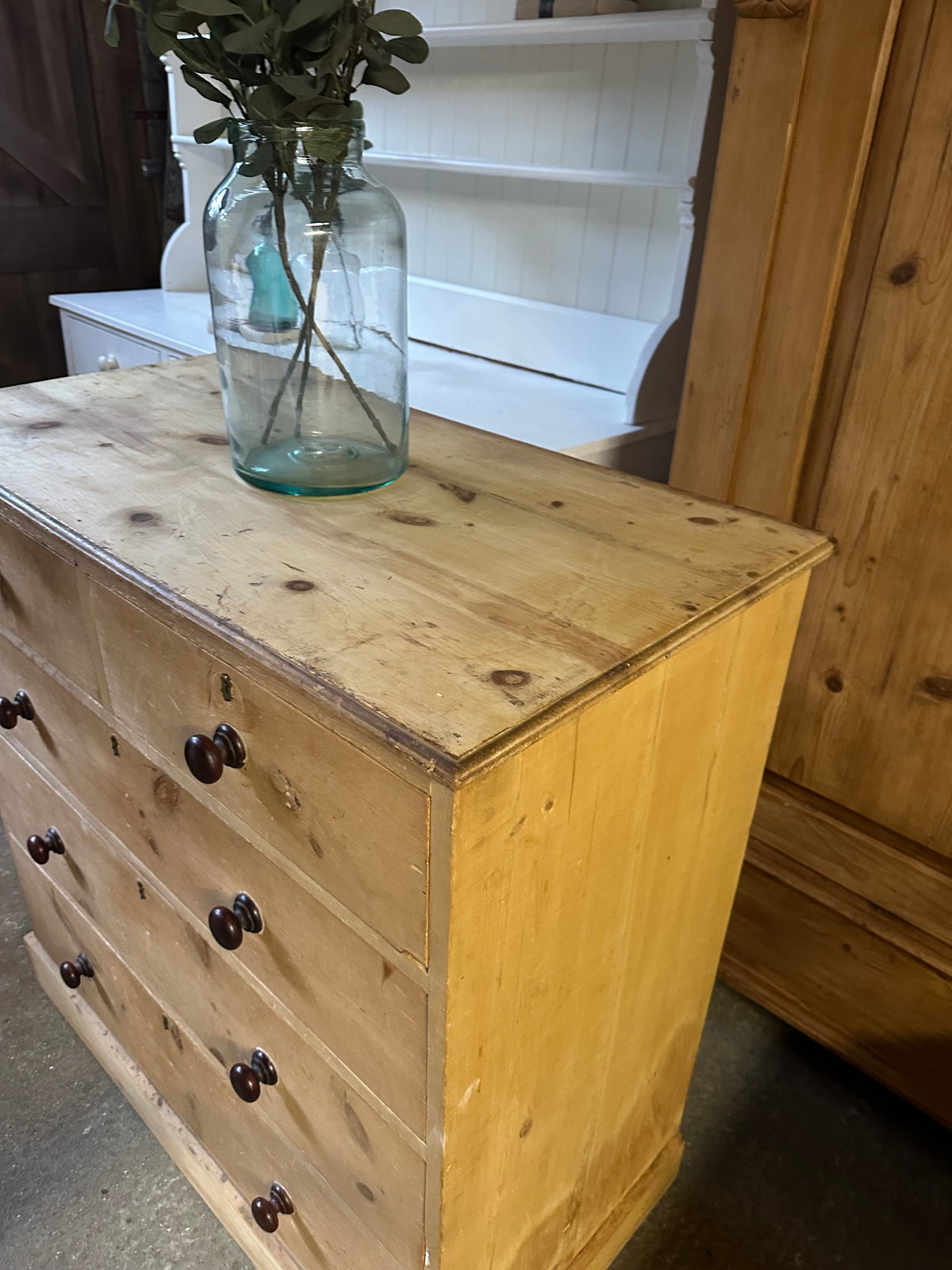 Vintage chest of drawers