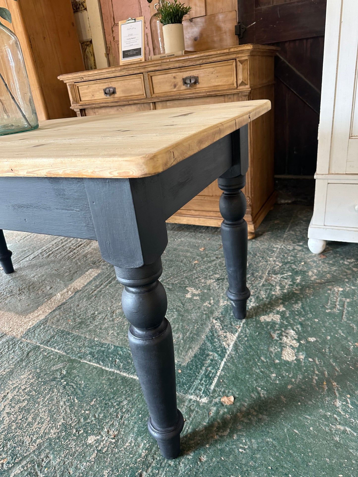Rustic farmhouse table 6 seater