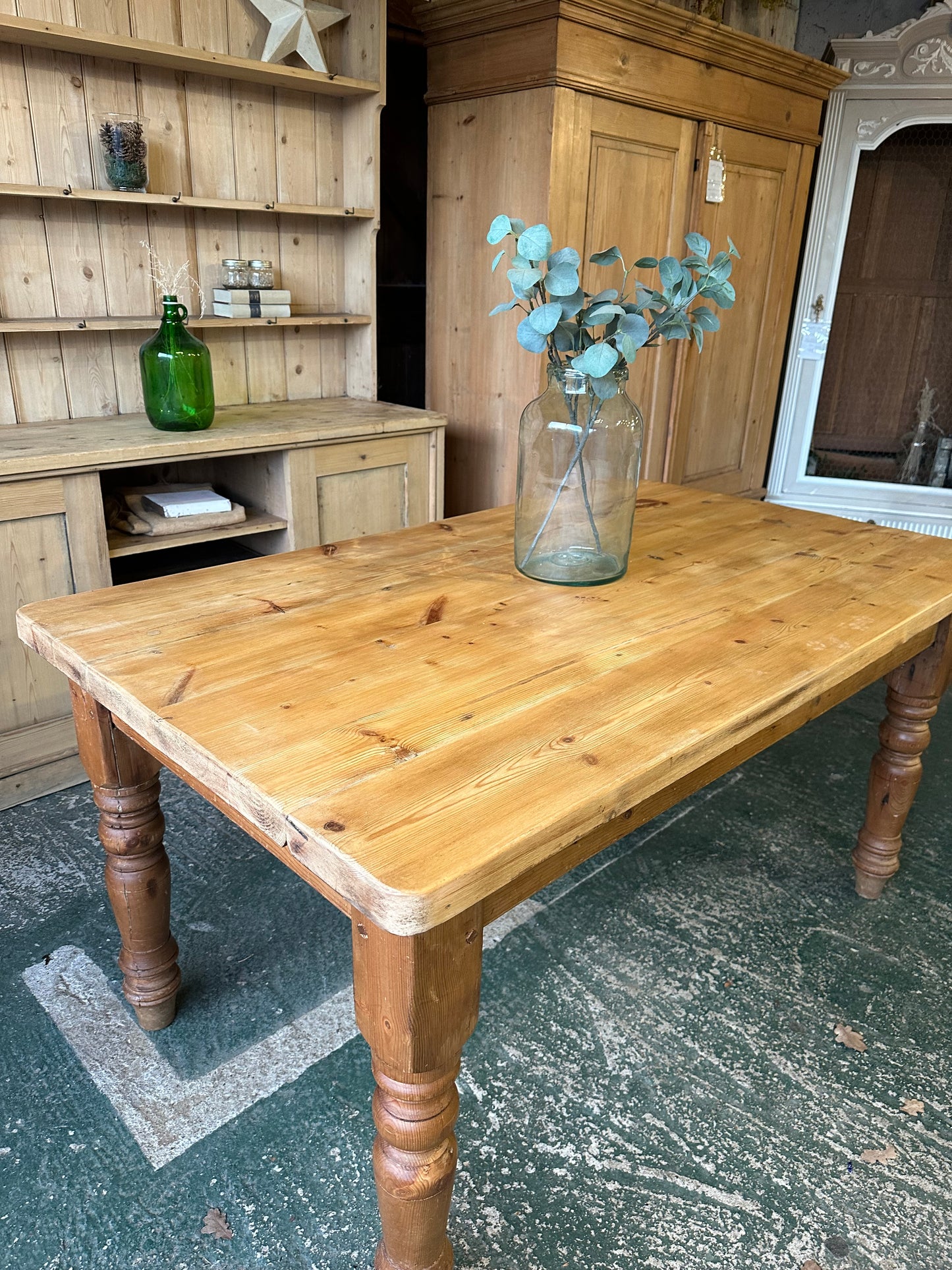 Rustic farmhouse table 6 seater