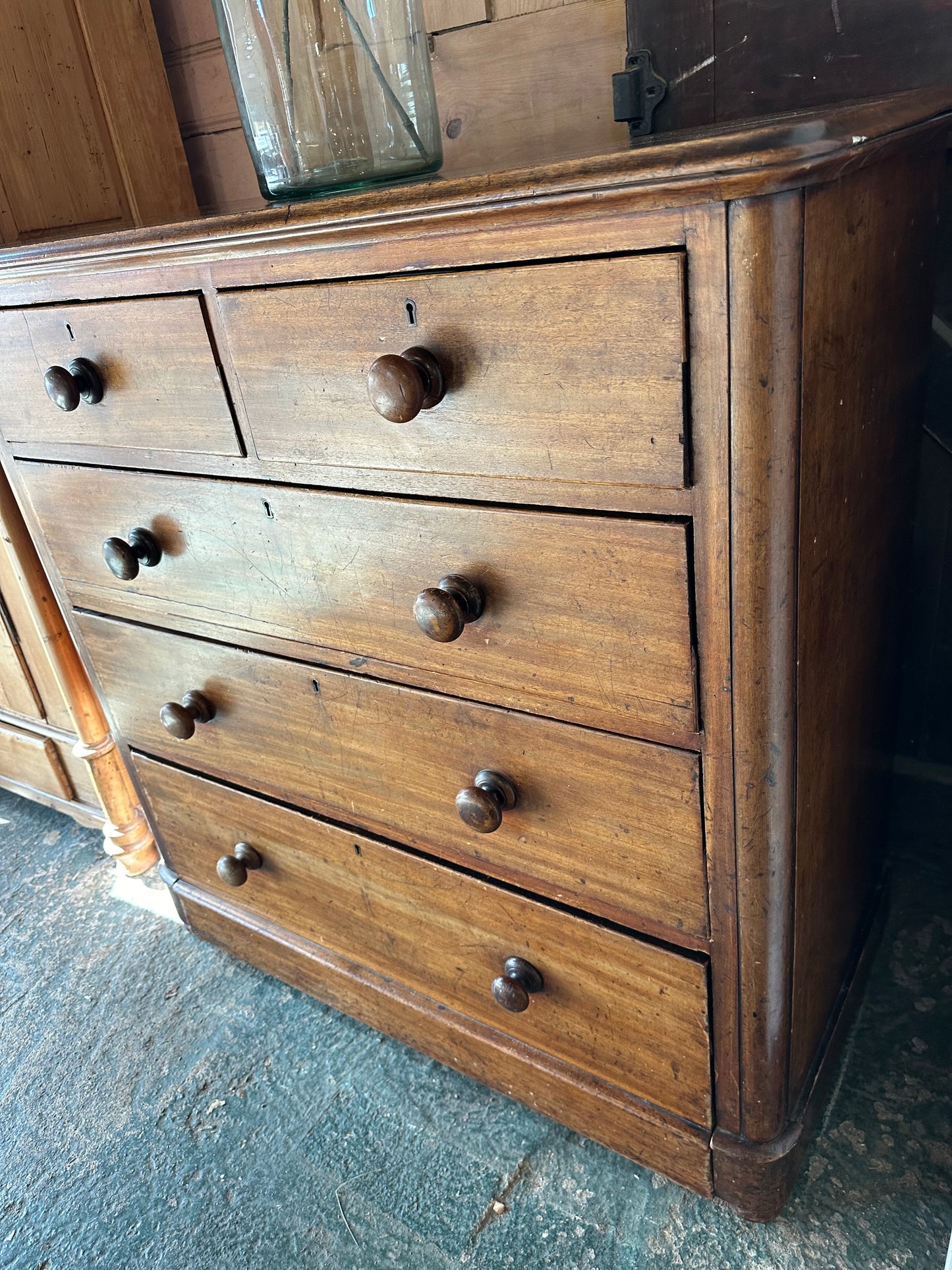 Vintage chest of drawers