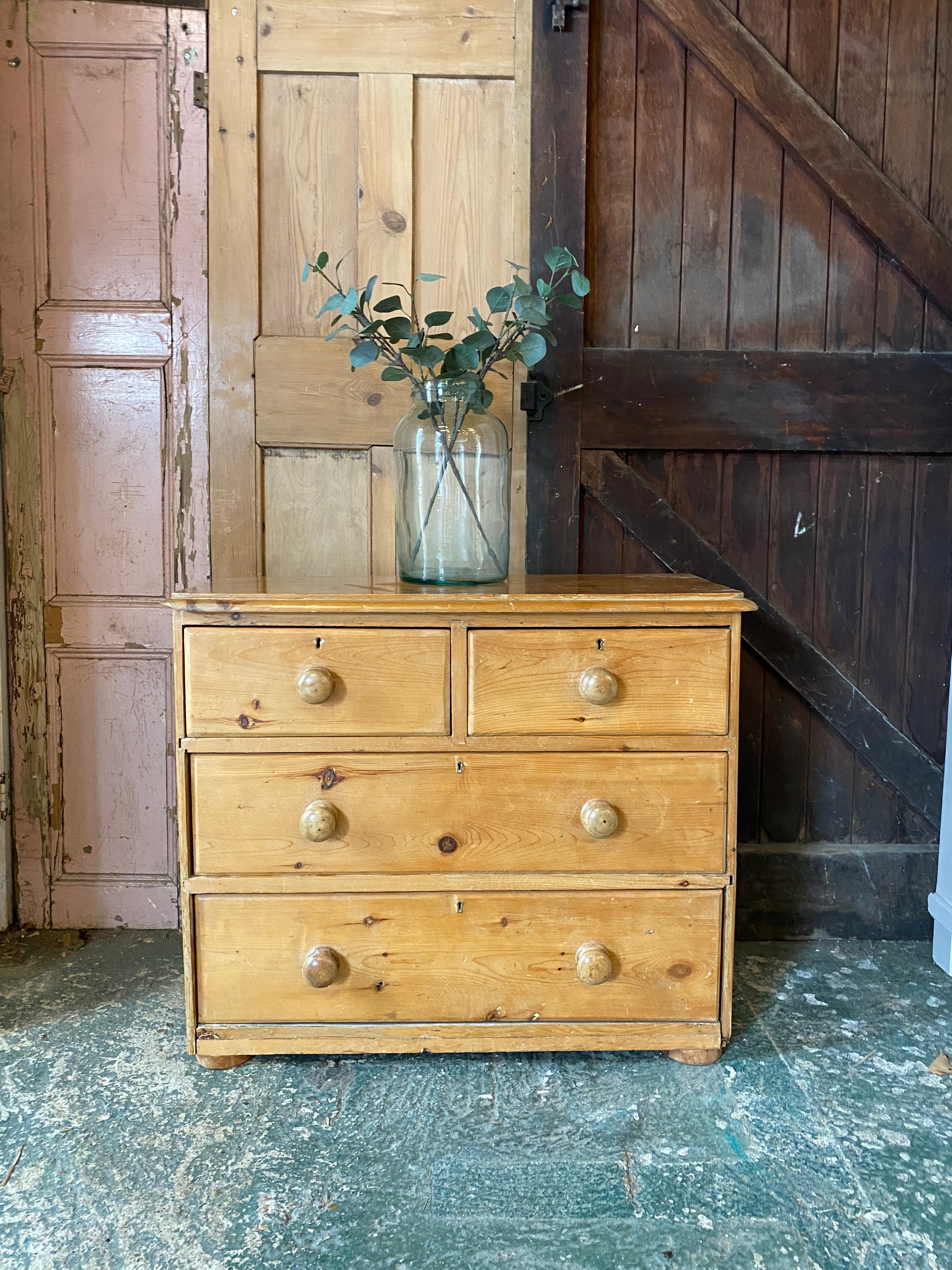 Rustic vintage chest of drawers