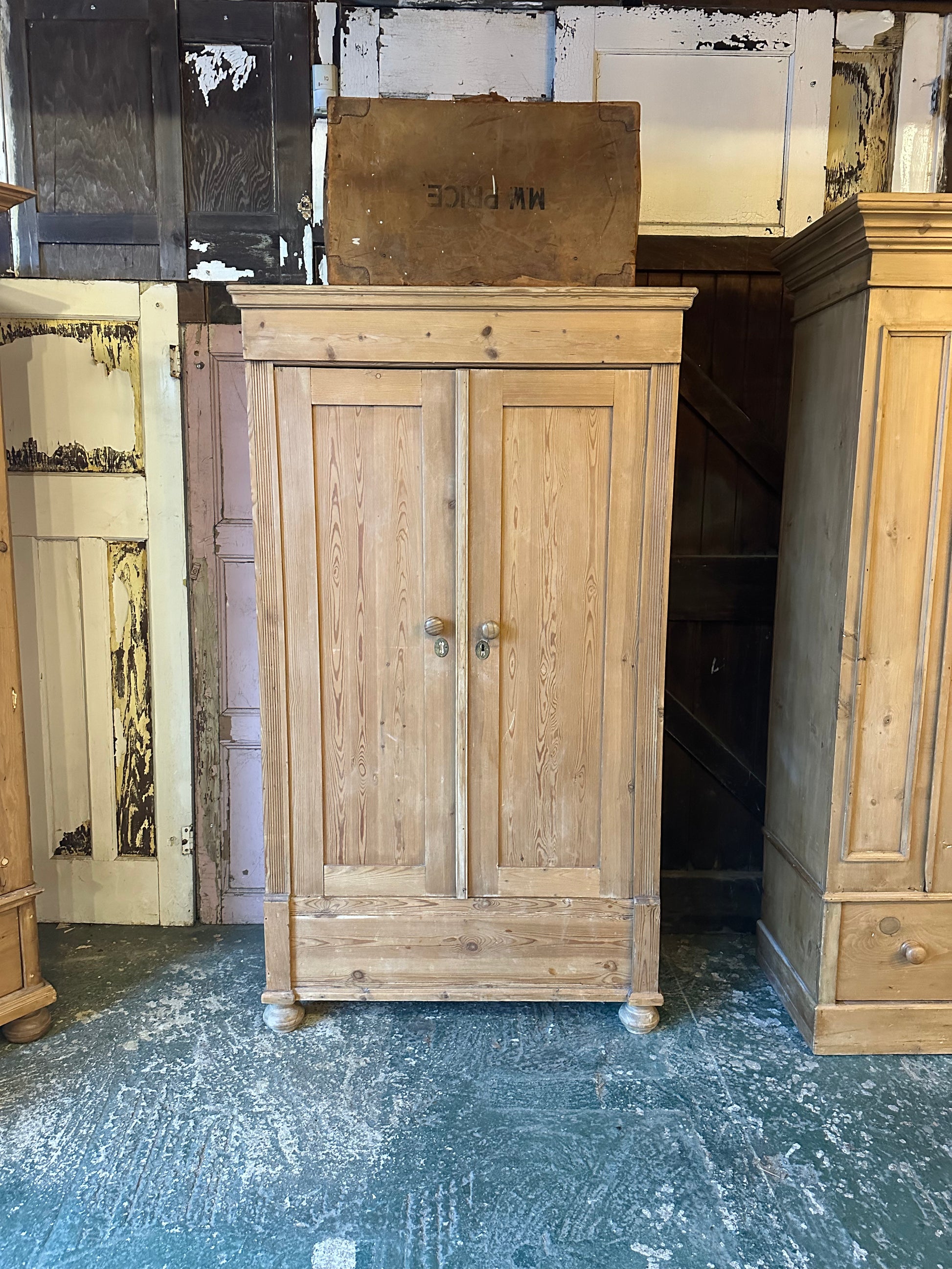 Vintage wardrobe online