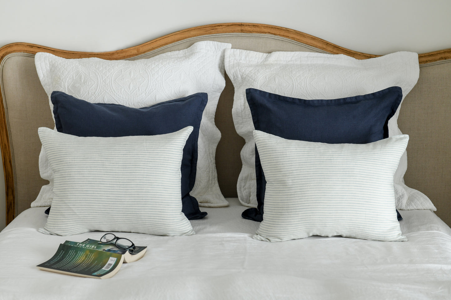 Classic Linen Cushion Navy